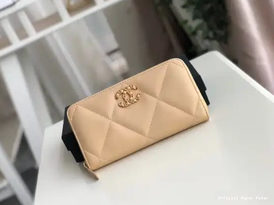 Hyper Peter CHANEL WALLET ZIPPED 19 0512